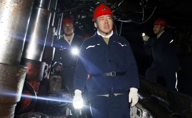 韓福生在興安礦宣講調(diào)研檢查時強調(diào) 深刻領悟融會貫...